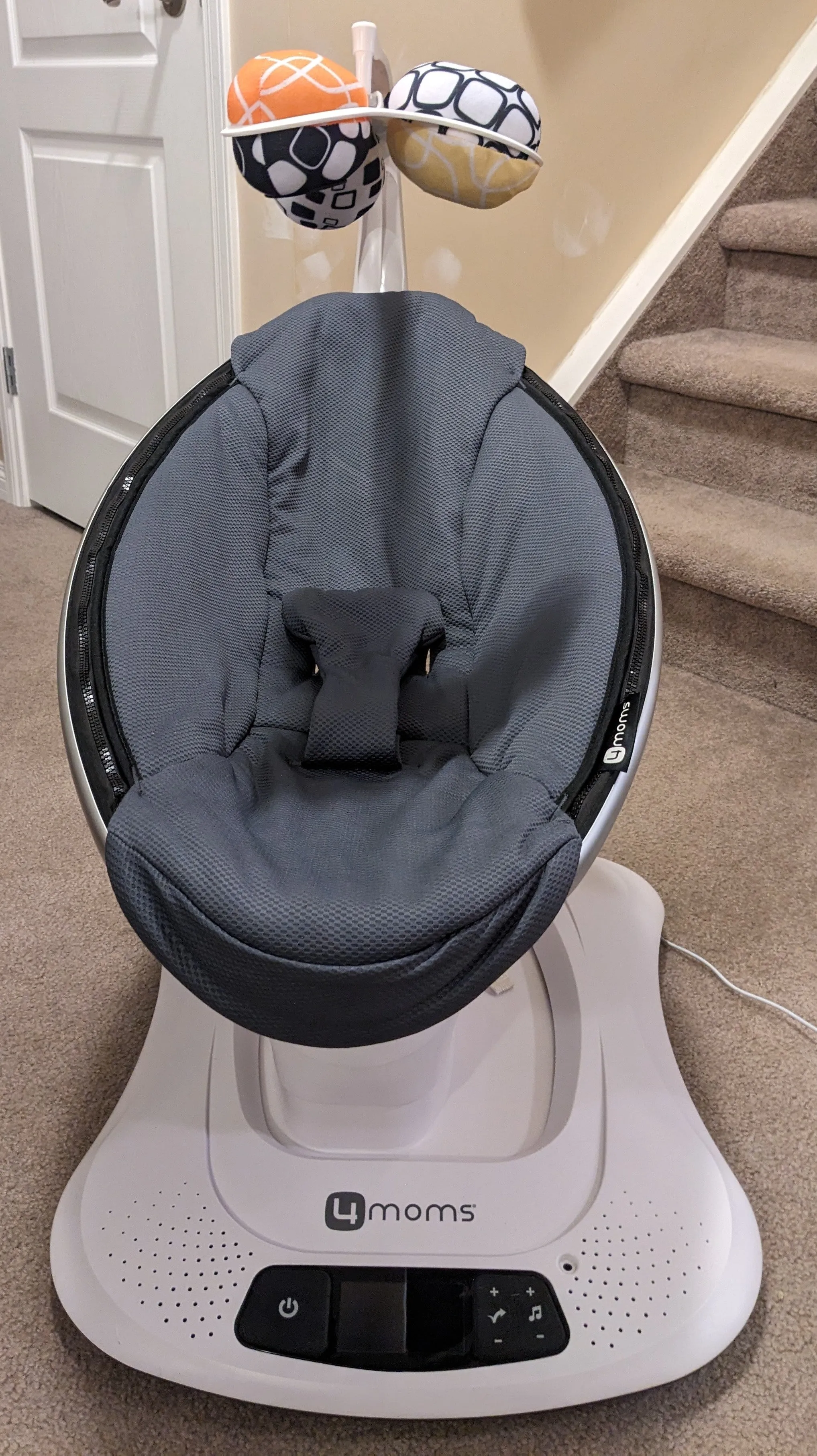 4Moms Mamaroo Milti-Motion Baby swing