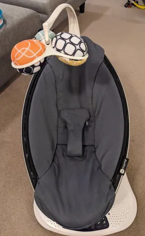 4Moms Mamaroo Milti-Motion Baby swing