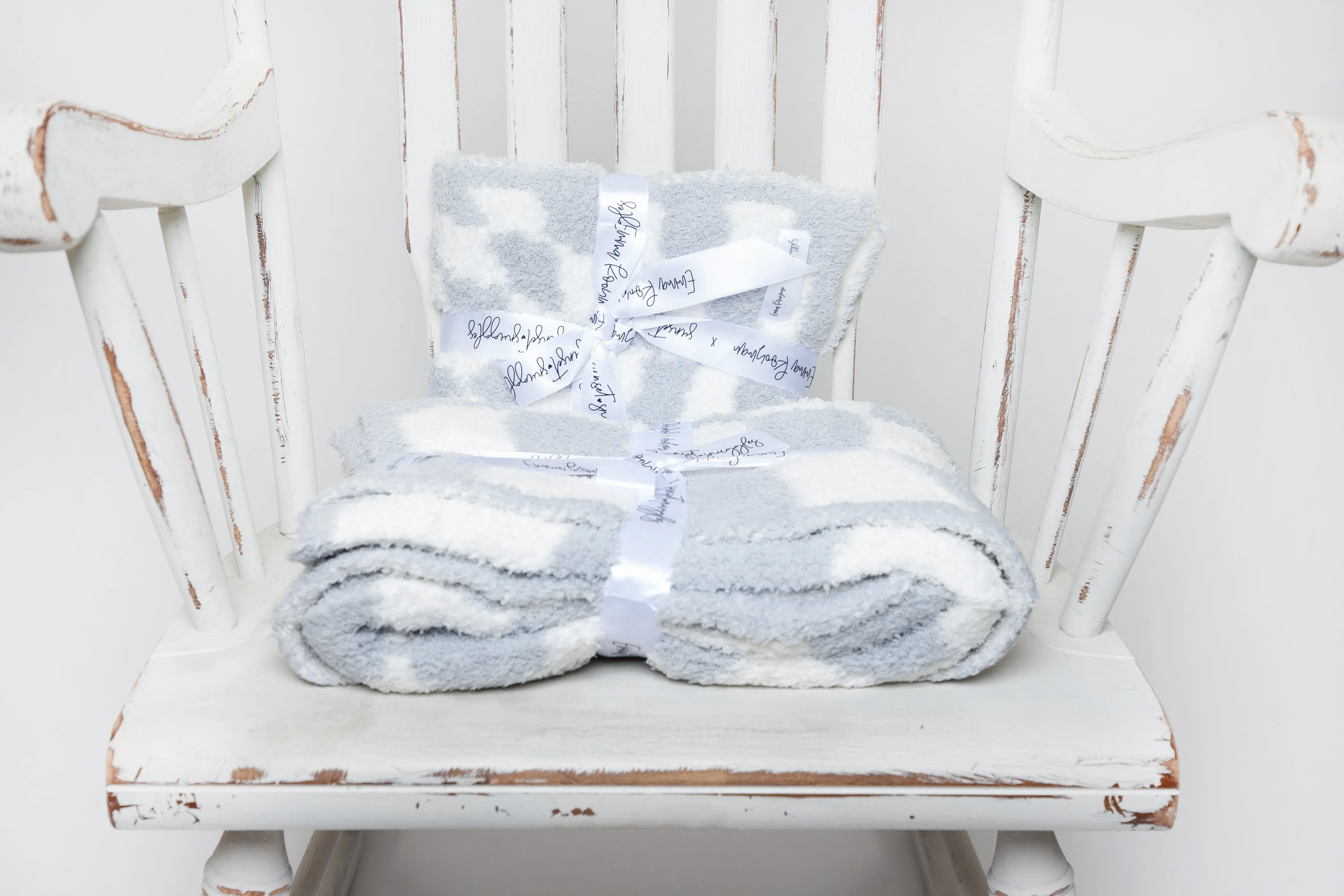 Frozen & White Wavy Checker Print Toddler Blanket