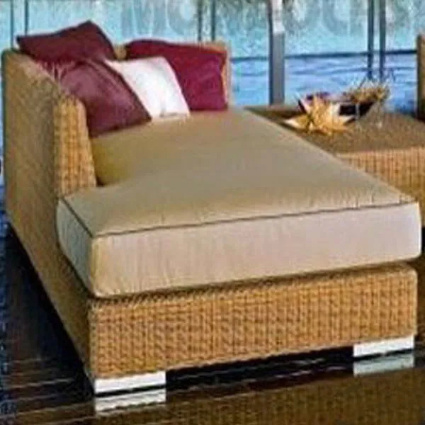 Outdoor Wicker Sun Lounger - Umbrella